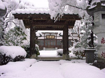 大雪の東禅寺